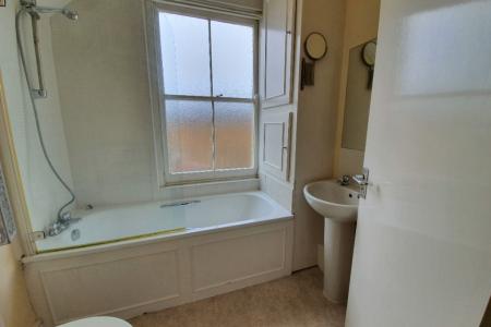 1 bedroom Flat to let in Garden Road, Tunbridge Wells, TN1