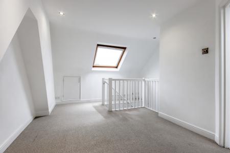 3 bedroom Flat to let in Napier Road, Tunbridge Wells, TN2