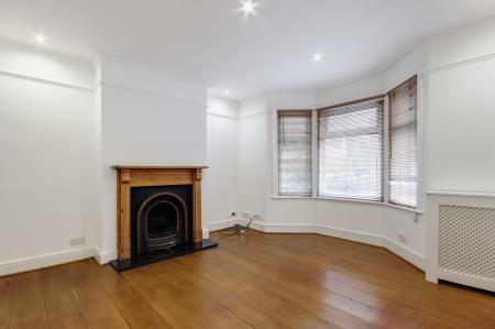 3 bedroom Flat to let in Napier Road, Tunbridge Wells, TN2