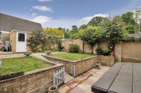 2 bedroom Detached house for sale in Grampian Close, Tunbridge Wells, TN2
