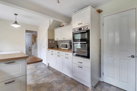 2 bedroom Detached house for sale in Grampian Close, Tunbridge Wells, TN2
