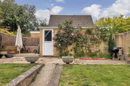 2 bedroom Detached house for sale in Grampian Close, Tunbridge Wells, TN2