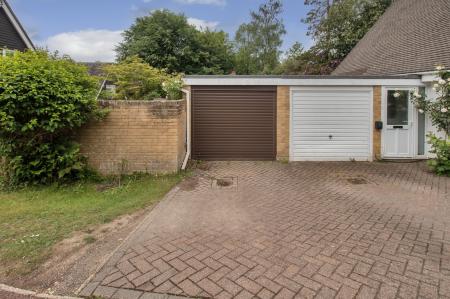2 bedroom Detached house for sale in Grampian Close, Tunbridge Wells, TN2