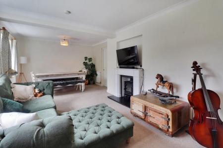2 bedroom Detached house for sale in Grampian Close, Tunbridge Wells, TN2