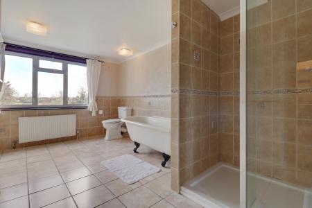 5 bedroom Detached house for sale in Darman Lane, Paddock Wood, TN12