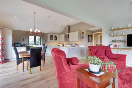 5 bedroom Detached house for sale in Darman Lane, Paddock Wood, TN12