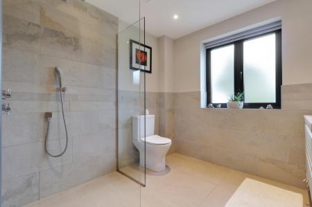 5 bedroom Detached house for sale in Darman Lane, Paddock Wood, TN12