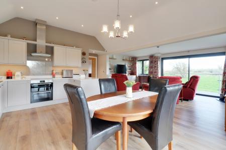 5 bedroom Detached house for sale in Darman Lane, Paddock Wood, TN12