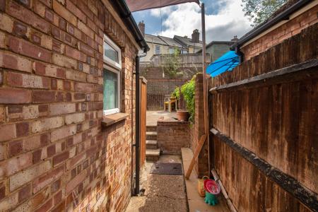2 bedroom Terraced House for sale in Rochdale Road, Tunbridge Wells, TN1