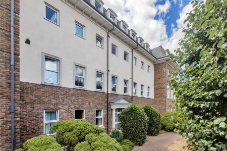 2 bedroom Flat for sale in Culverden Park Road, Tunbridge Wells, TN4
