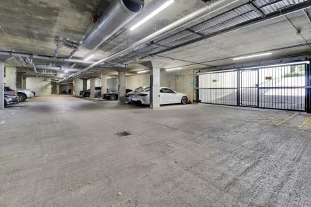 2 bedroom Flat for sale in Culverden Park Road, Tunbridge Wells, TN4