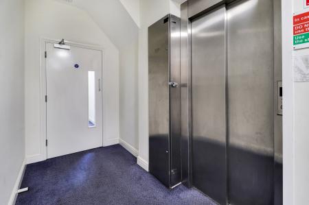2 bedroom Flat for sale in Culverden Park Road, Tunbridge Wells, TN4