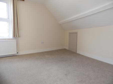 4 bedroom Semi-detached house to let in Dorset Road, Tunbridge Wells, TN2