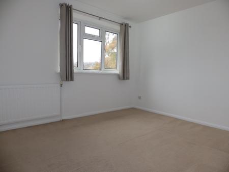 3 bedroom Flat to let in Albert Street, Tunbridge Wells, TN1