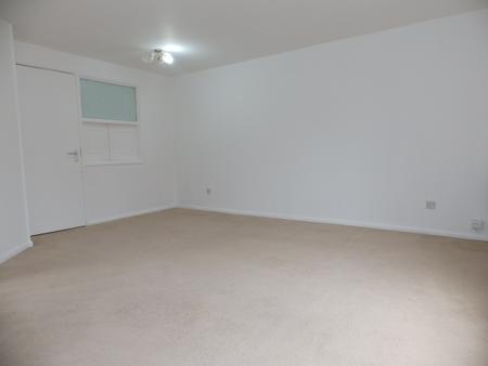 3 bedroom Flat to let in Albert Street, Tunbridge Wells, TN1