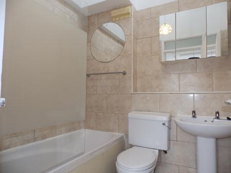 3 bedroom Flat to let in Albert Street, Tunbridge Wells, TN1