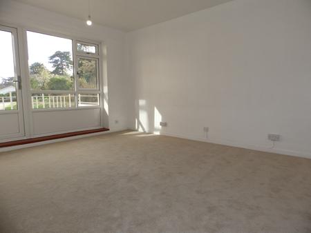 2 bedroom Flat to let in Chilston Road, Tunbridge Wells, TN4