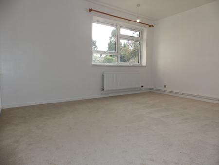 2 bedroom Flat to let in Chilston Road, Tunbridge Wells, TN4