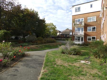2 bedroom Flat to let in Chilston Road, Tunbridge Wells, TN4