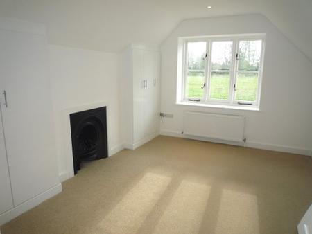 4 bedroom Detached house to let in Langton Road, Langton Green, TN3
