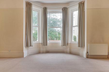 2 bedroom Flat for sale in York Road, Tunbridge Wells, TN1