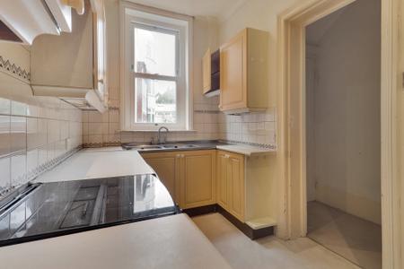 2 bedroom Flat for sale in York Road, Tunbridge Wells, TN1