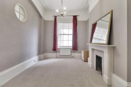 2 bedroom Flat for sale in York Road, Tunbridge Wells, TN1