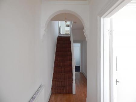 2 bedroom Terraced House to let in Grove Road, Strood, ME2