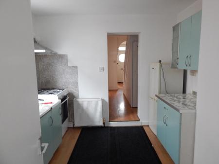 2 bedroom Terraced House to let in Grove Road, Strood, ME2