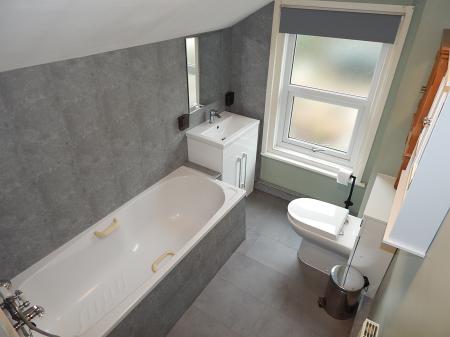 2 bedroom Terraced House to let in Rose Street, Rochester, ME1