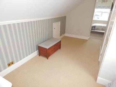4 bedroom Detached bungalow for sale in Mount Road, Rochester, ME1