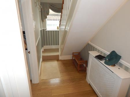 4 bedroom Detached bungalow for sale in Mount Road, Rochester, ME1