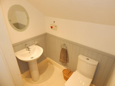 4 bedroom Detached bungalow for sale in Mount Road, Rochester, ME1