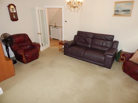 4 bedroom Detached bungalow for sale in Mount Road, Rochester, ME1