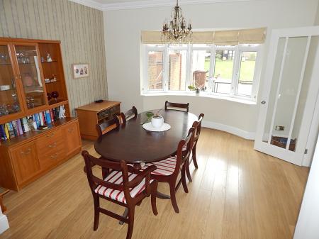 4 bedroom Detached bungalow for sale in Mount Road, Rochester, ME1