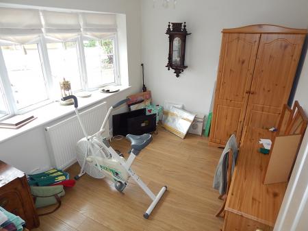 4 bedroom Detached bungalow for sale in Mount Road, Rochester, ME1