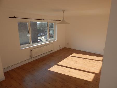 2 bedroom Flat for sale in Sunderland Close, Rochester, ME1