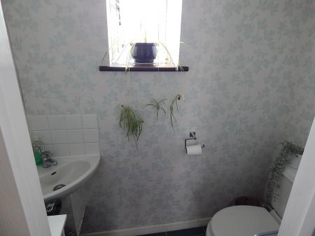 3 bedroom Detached house to let in Rectory Close, Wouldham, ME1