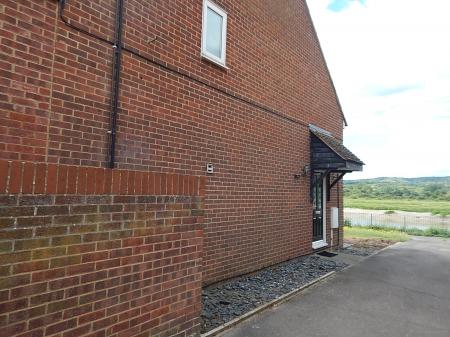 3 bedroom Detached house to let in Rectory Close, Wouldham, ME1