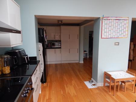3 bedroom Detached house to let in Rectory Close, Wouldham, ME1