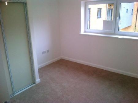 1 bedroom Flat to let in Station Road, Strood, ME2