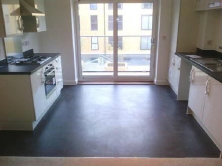 1 bedroom Flat to let in Station Road, Strood, ME2