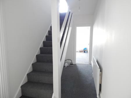 2 bedroom Maisonette to let in High Street, Chatham, ME4