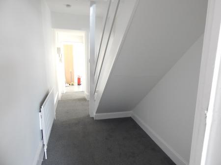 2 bedroom Maisonette to let in High Street, Chatham, ME4