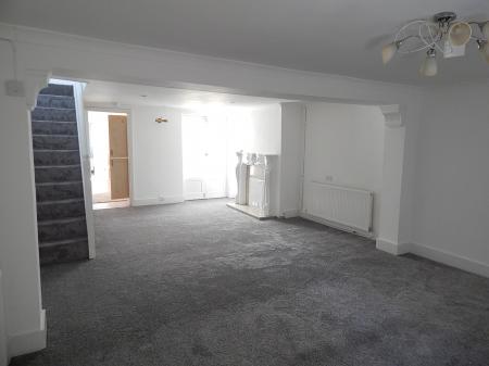 4 bedroom Terraced House to let in Maidstone Road, Rochester, ME1