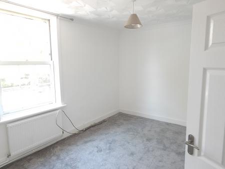 4 bedroom Terraced House to let in Maidstone Road, Rochester, ME1