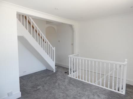 4 bedroom Terraced House to let in Maidstone Road, Rochester, ME1