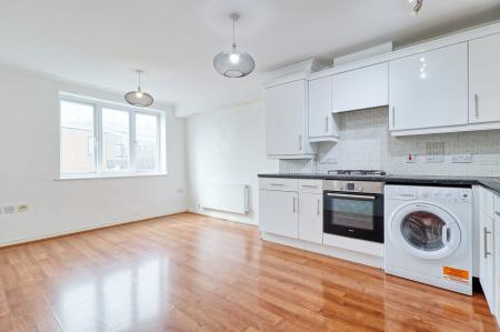 1 bedroom Flat for sale in South Street, Romford, RM1