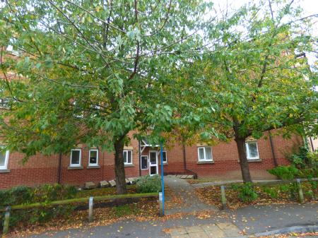 2 bedroom Flat for sale in Beeston Court, Laindon, SS15
