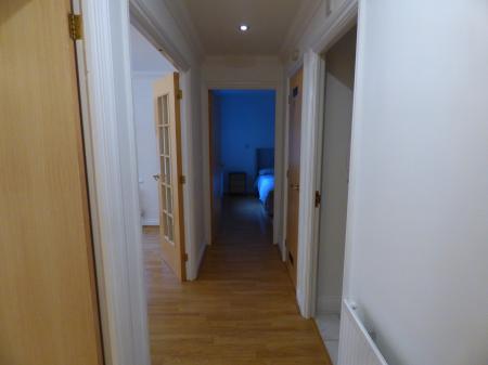 2 bedroom Flat for sale in Junction Road, Romford, RM1